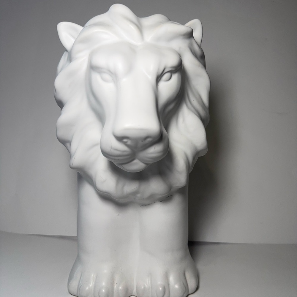 White Ceramic Lion Planter Vase Home Decor Animal Sculpture - Picture 2 of 10